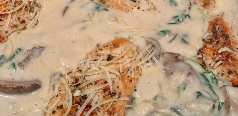 CREAMY GARLIC BUTTER PARMESAN CHICKEN 